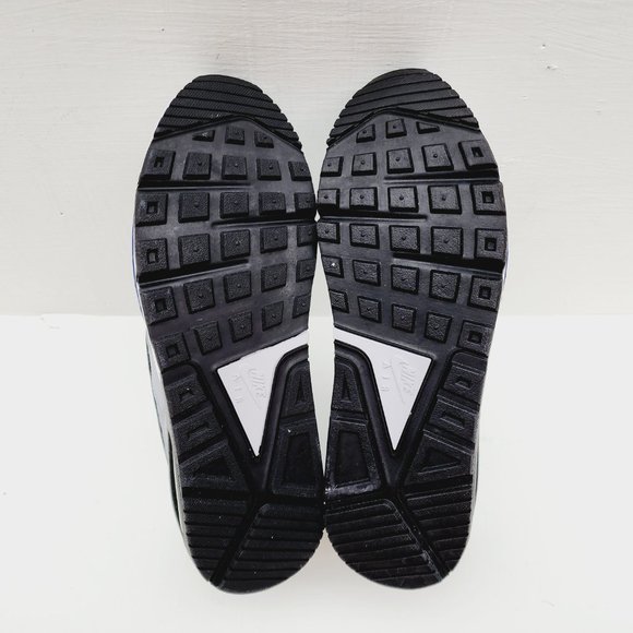Nike Air Max IVO Shoes White Black Grey Navy Trainer 580518  Nike Air Max IVO Sz 10 Men\'s Shoes Athletic Sneakers 580518-102 Trainers White